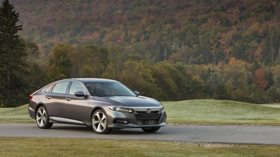  Honda Accord Touring Hybrid 2017 года  (NA) (фото 55 из 170)